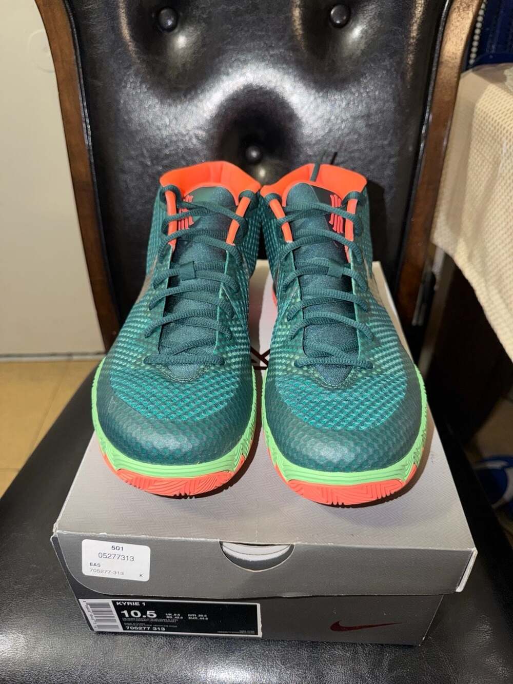 Nike Kyrie 1 Flytrap Size 10.5 Emerald Green Orange